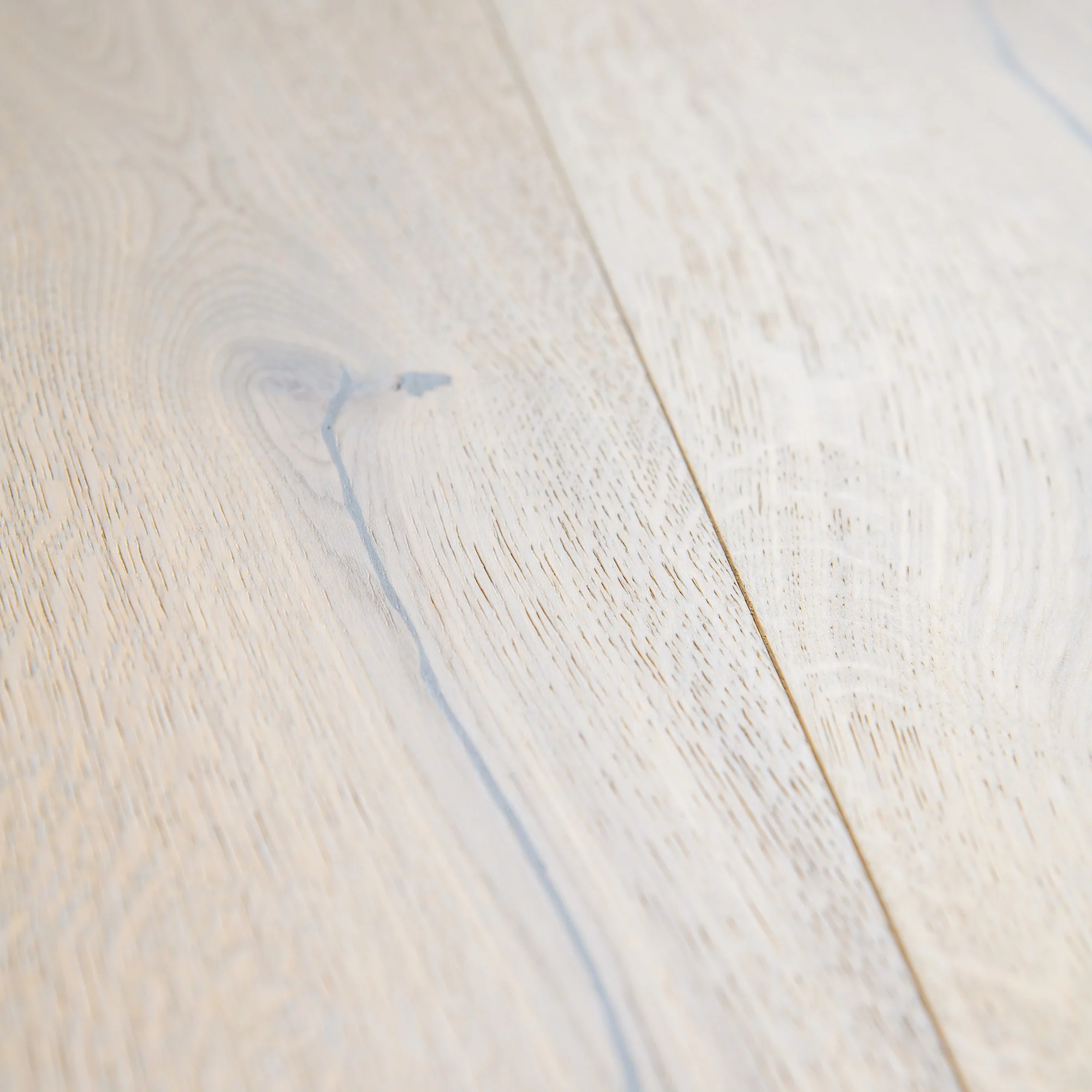 Julia Oak - 14mm Light Brushed 5G Click Engineered Real Wood Flooring - Image 4