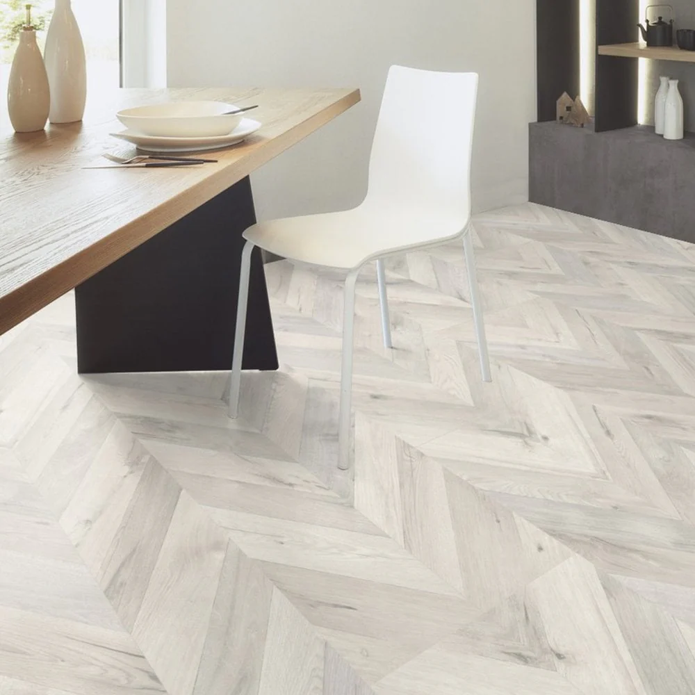 Alnwig Oak - Chevron Parquet 8mm Laminate Flooring - Image 8