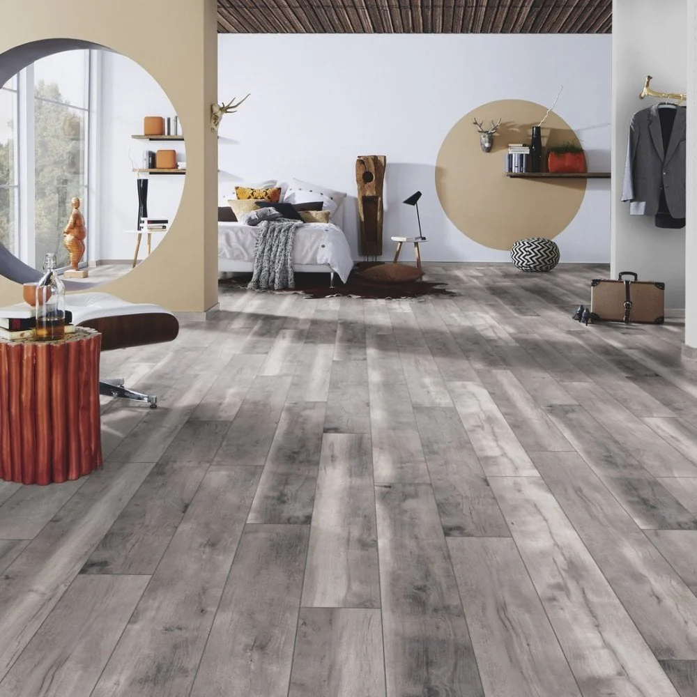 Blackwater Oak - Atlantic 10mm Handscraped Moisture Resistant Laminate Flooring - Image 3