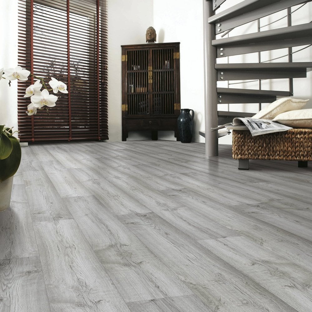 Dartmoor Oak - Eurohome Vario+ 12mm Laminate Flooring - Image 6