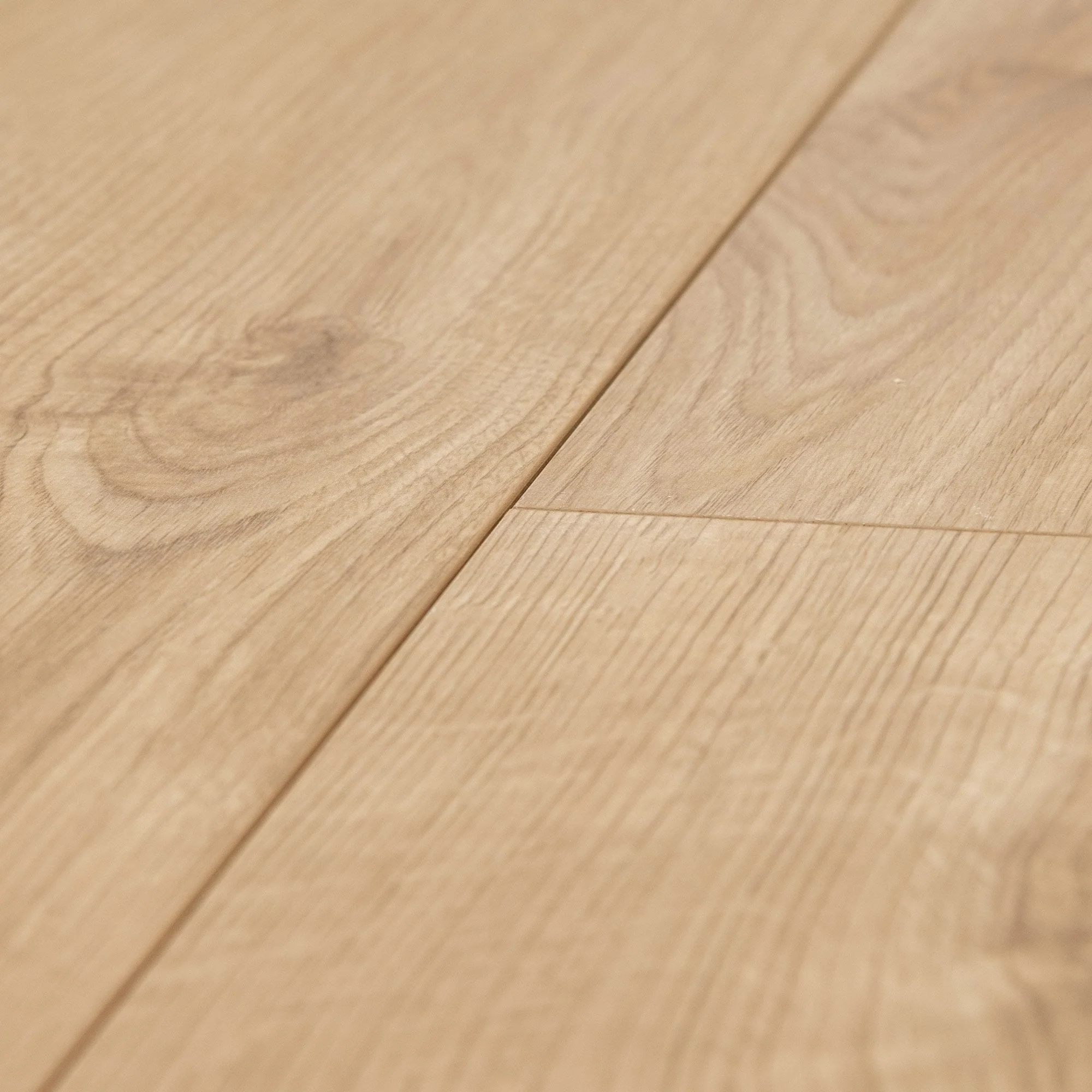 Sherwood Oak - Eurohome Vario+ 12mm Laminate Flooring - Image 6