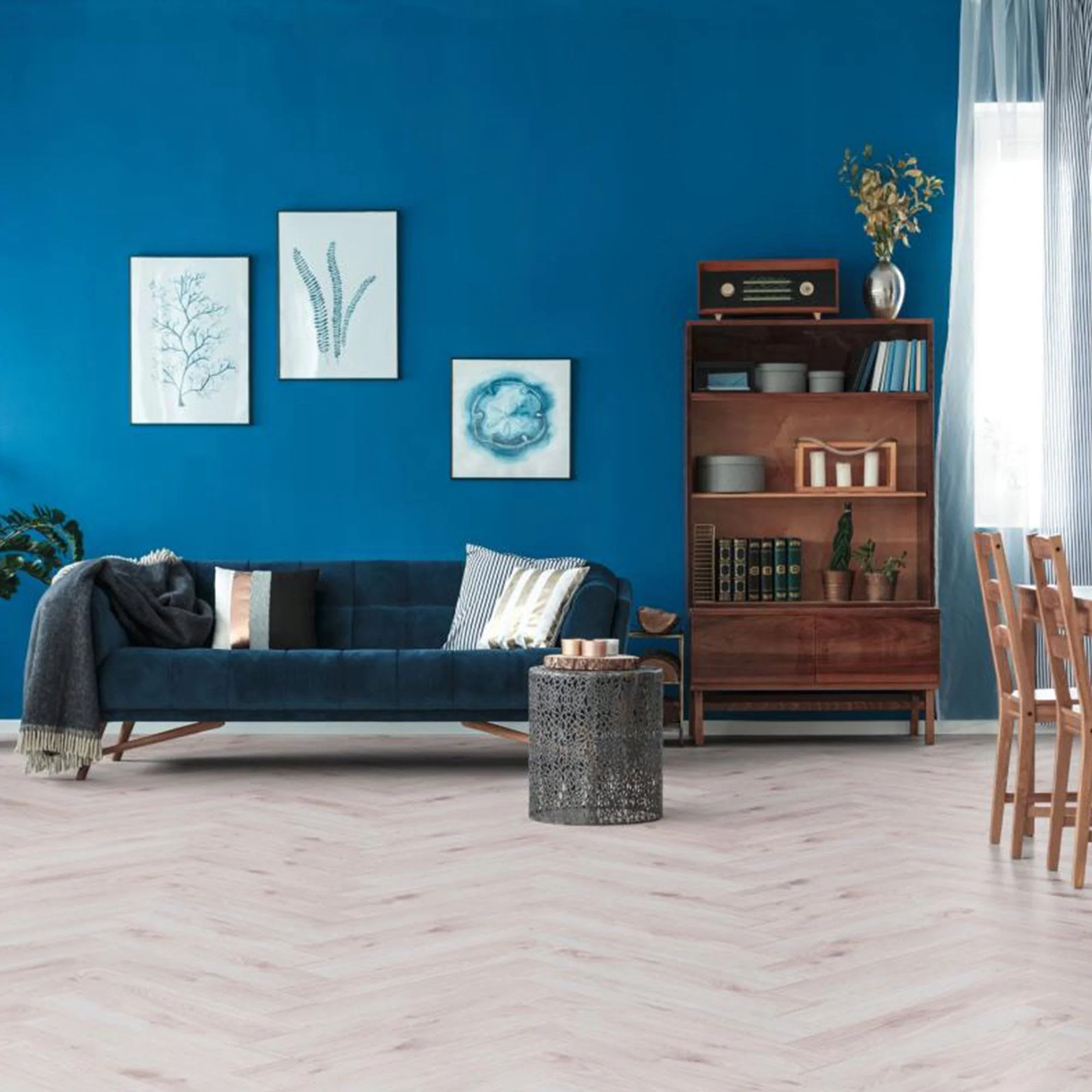 Bordeaux Oak - Herringbone 8mm Laminate Flooring - Image 5