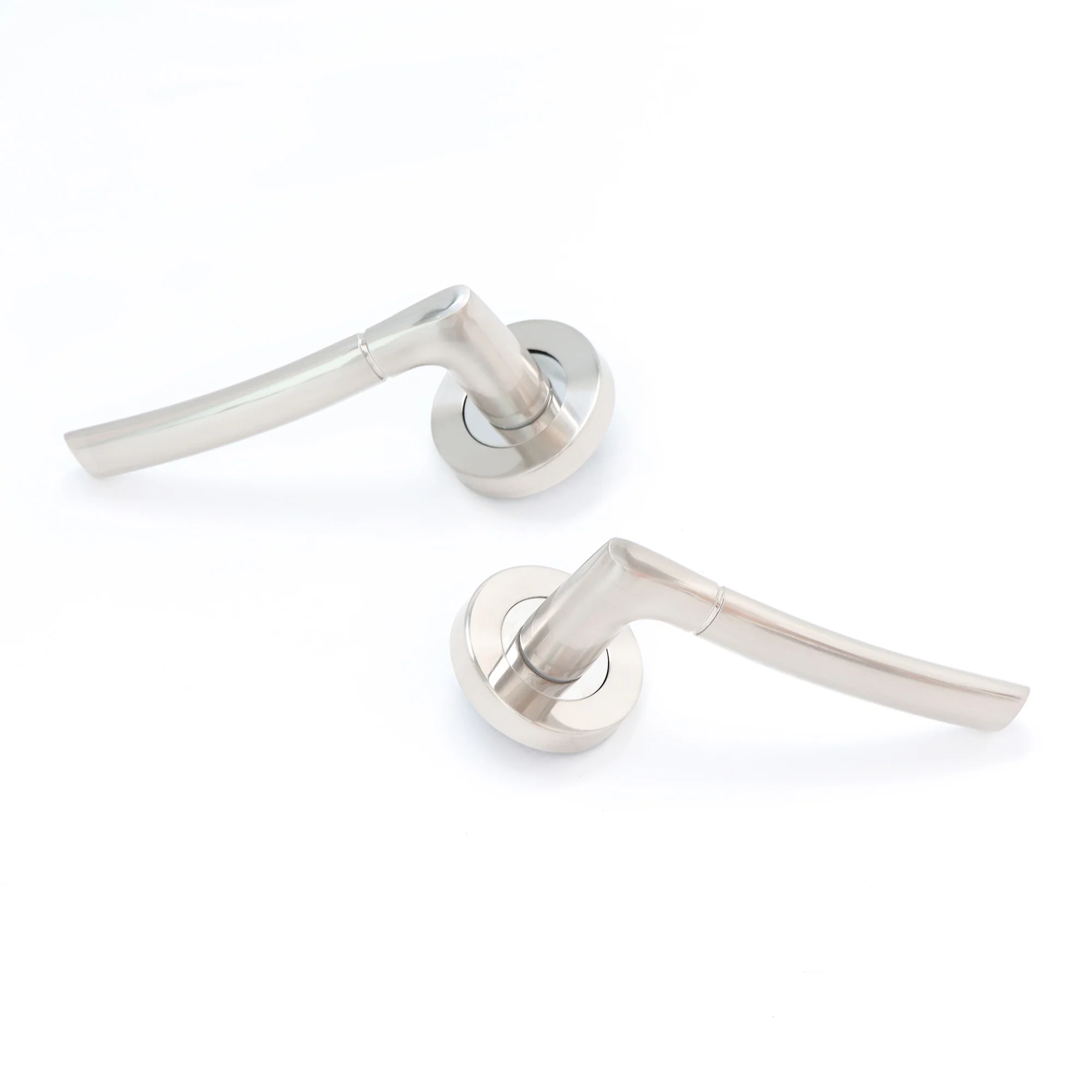 Lifestyle Alcor Lever on Round Rose Handle Set - Polished Chrome - Image 3