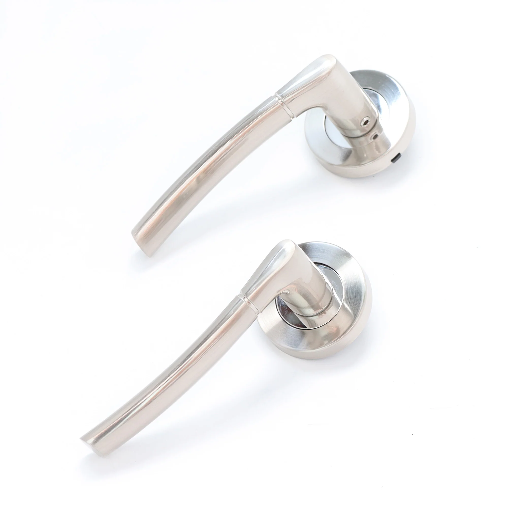 Lifestyle Alcor Lever on Round Rose Handle Set - Polished Chrome - Image 4