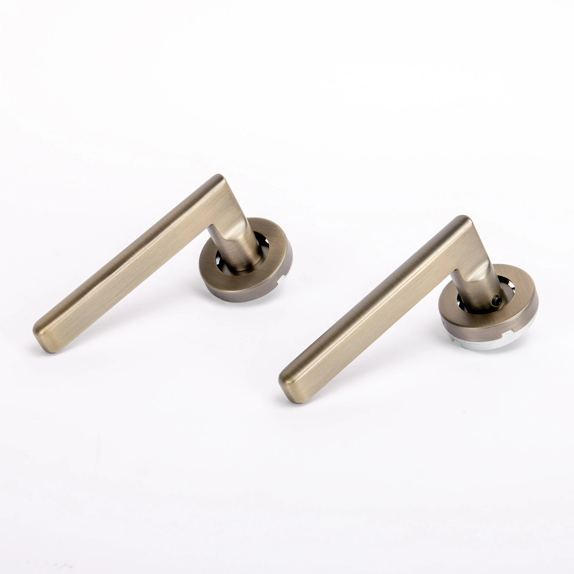 Superior Luna Lever on Round Rose Bathroom Handle Set - Antique Brass - Image 3