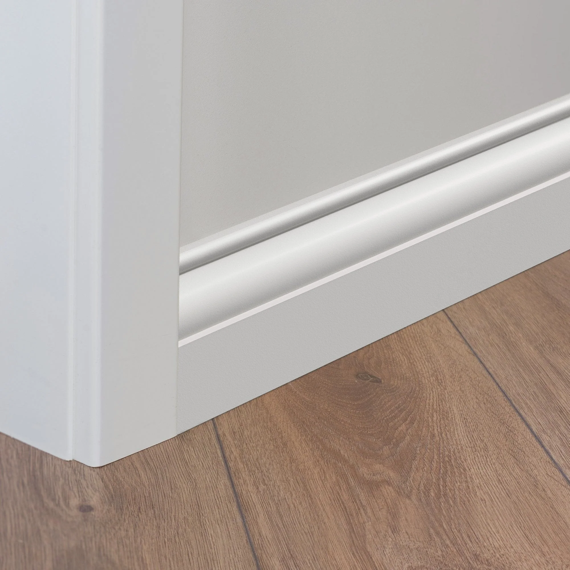 2.4m White Painted Decorative Skirting Board 14m x 83mm - Image 2