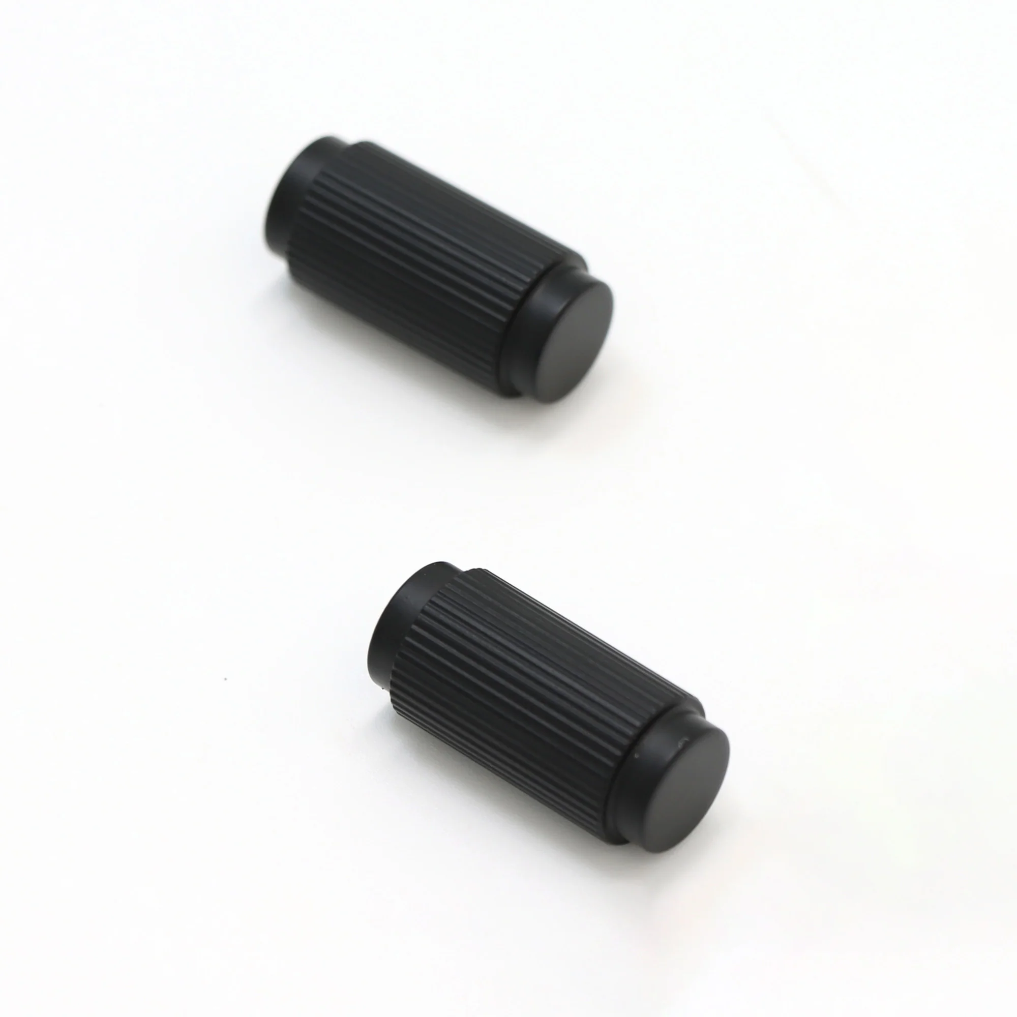 Fluted Small Round Cabinet Door Knob - Matt Black - Image 3